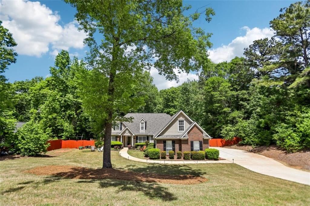 Property Photo: 105 Stratford Circle GA 30281