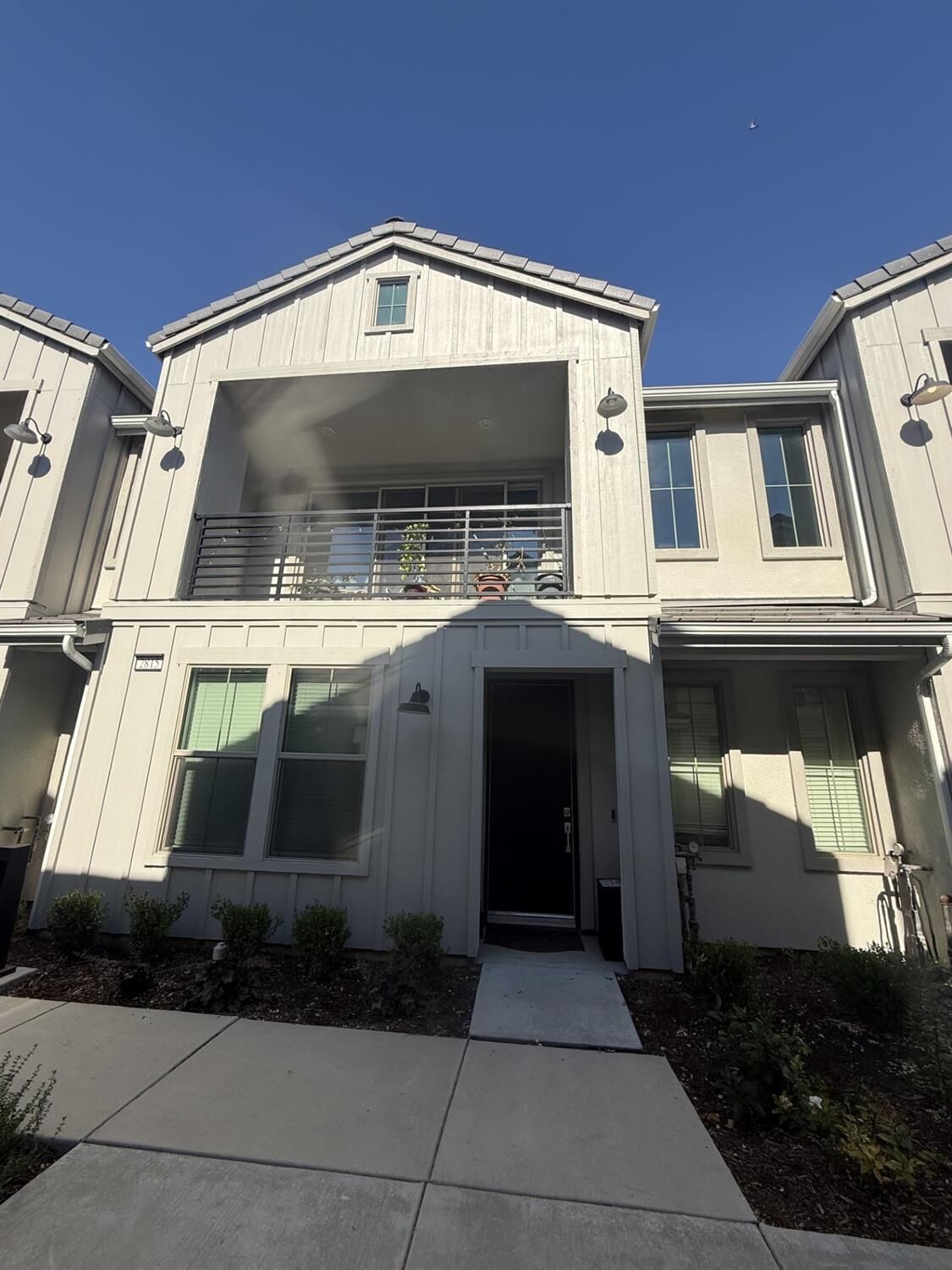 Property Photo: 2815 E Tamarind Drive CA 93730