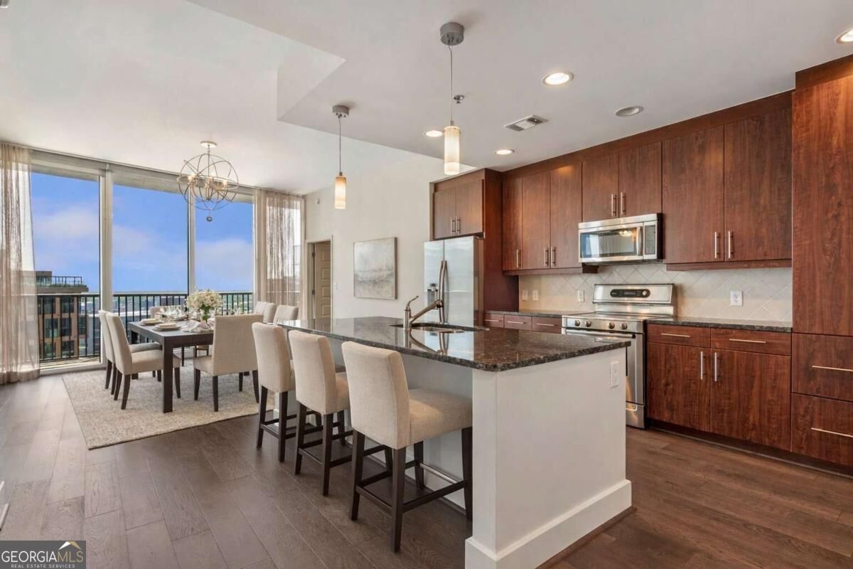 Property Photo: 1080 Peachtree Street NE 3304 GA 30309