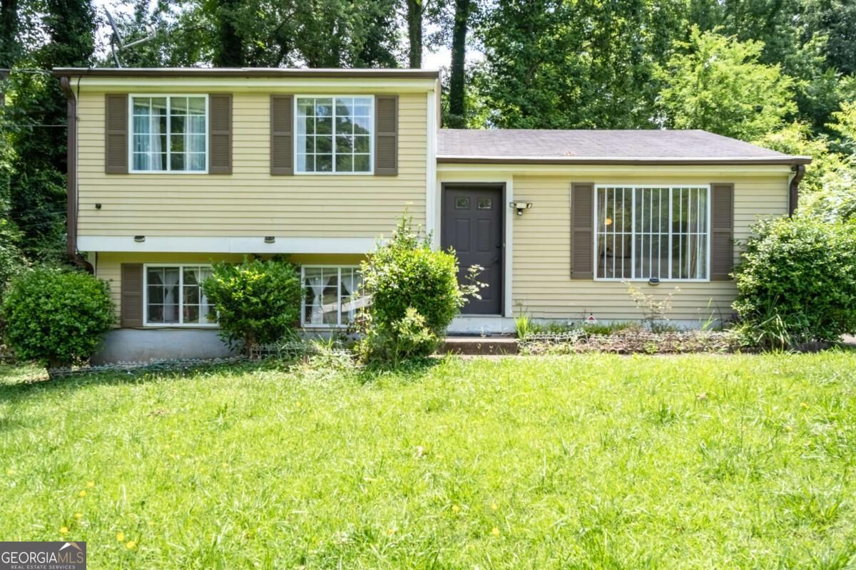 Property Photo: 726 Lawndale Court GA 30093