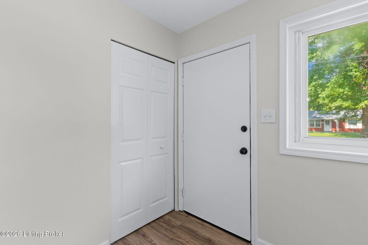 Property Photo:  318 Kilmory Ave  KY 40214 