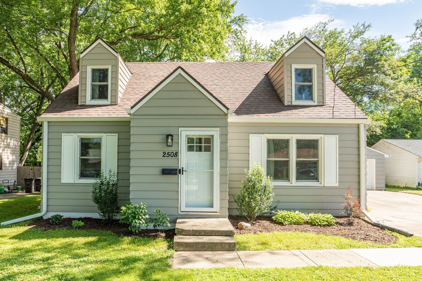 Property Photo:  2508 Mann Avenue  IA 50310 