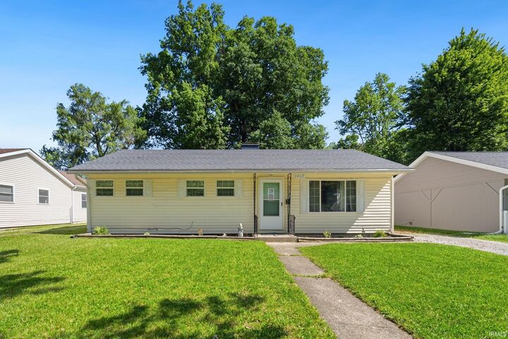 Property Photo: 2429 Hazelwood Avenue IN 46805-2331
