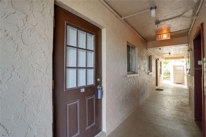 Property Photo:  4013 Lake Bayshore Dr 107  FL 34205 