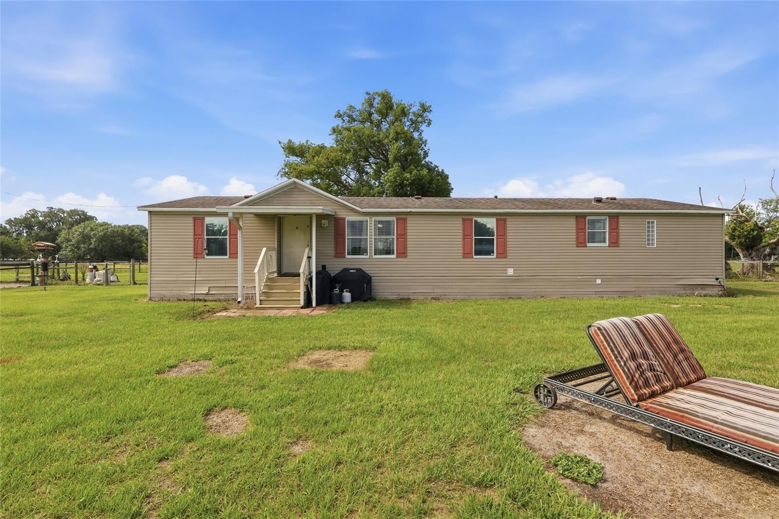 Property Photo: 28651 Tupper Road FL 33545
