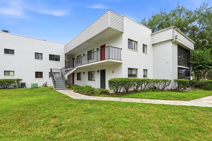 Property Photo: 2615 Oak Park Way 2615 FL 32822