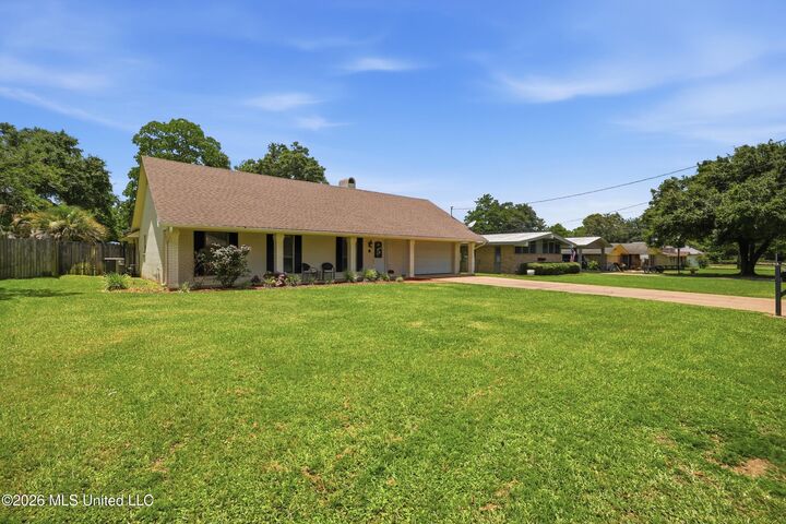 Property Photo:  319 Eastview Drive  MS 39531 