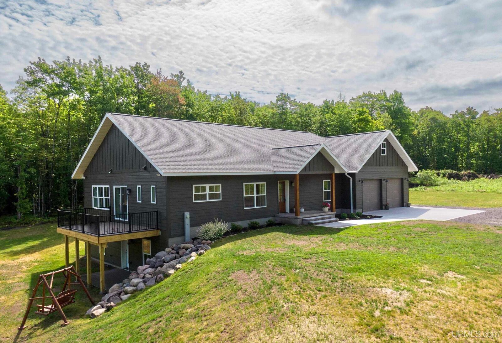 Property Photo: 49166 Nightingale Drive MI 49930