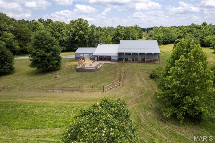 Property Photo:  211 Henry Hicks Road  IL 62947 
