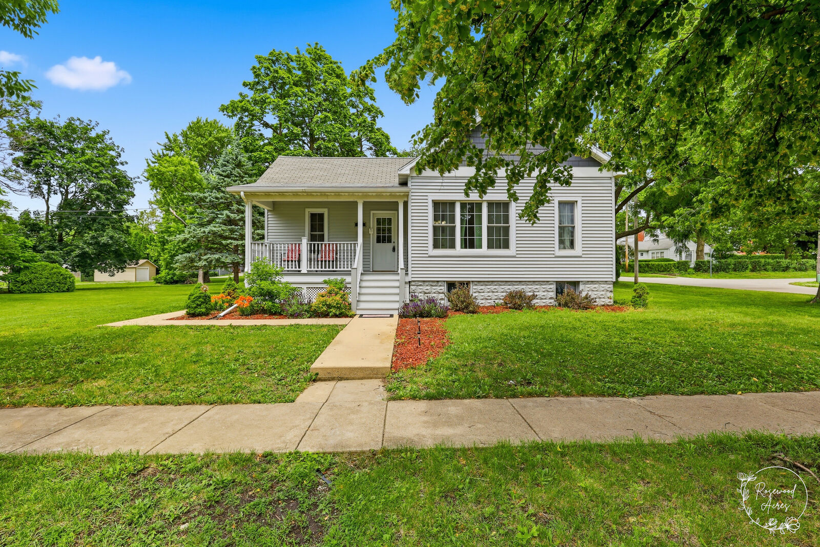 Property Photo:  423 E Front Street  IL 60938 