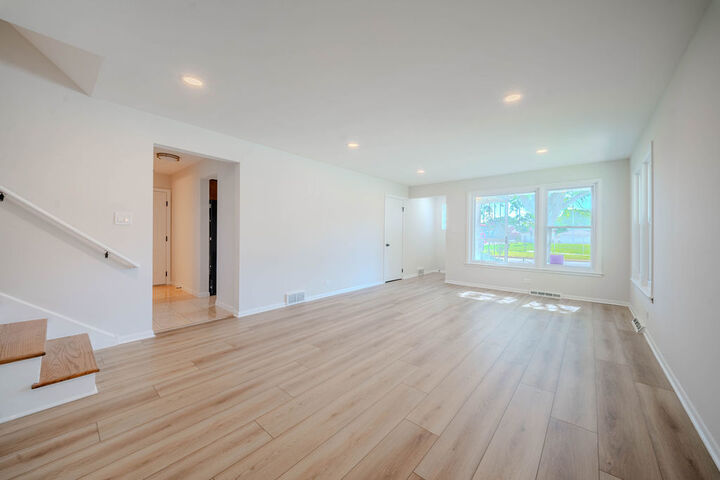 Property Photo:  1944 S 15th Avenue  IL 60155 