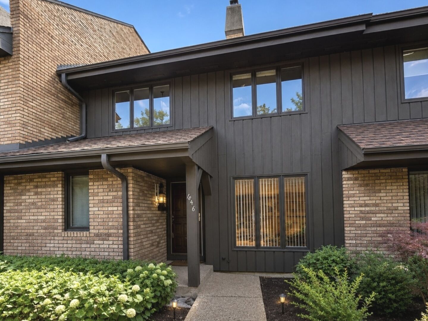 Property Photo: 1846 Mission Hills Lane IL 60062