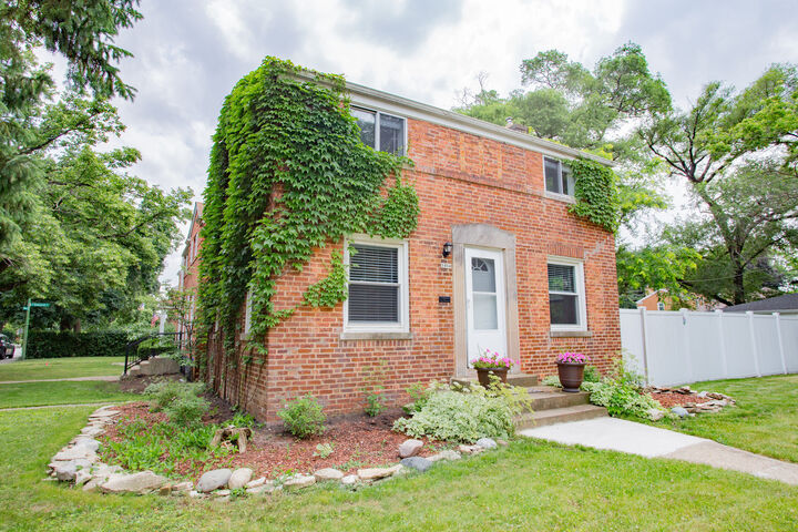 Property Photo: 5356 N Oketo Avenue IL 60656