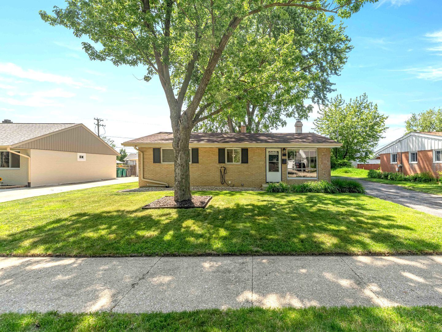 Property Photo:  317 Fairlane Drive  IL 60435 