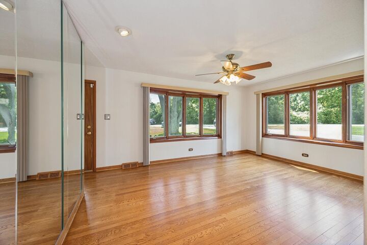 Property Photo: 8240 W 135 Street IL 60462