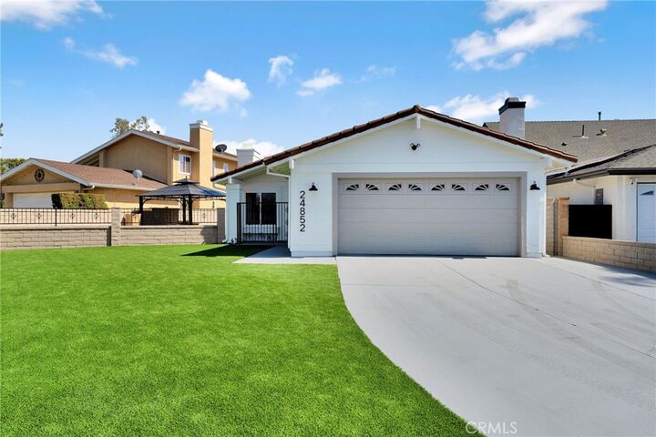 Property Photo:  24852 Lagrima  CA 92692 