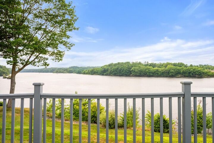 Property Photo:  15 Harbor Drive 15  ME 04412 