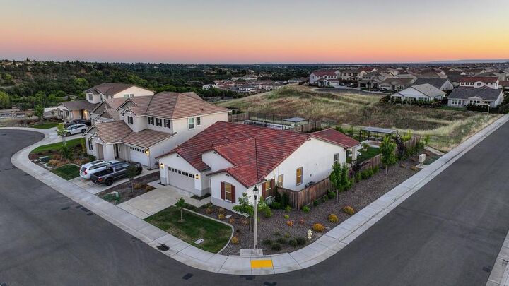 Property Photo: 200 Akashi Court CA 95648