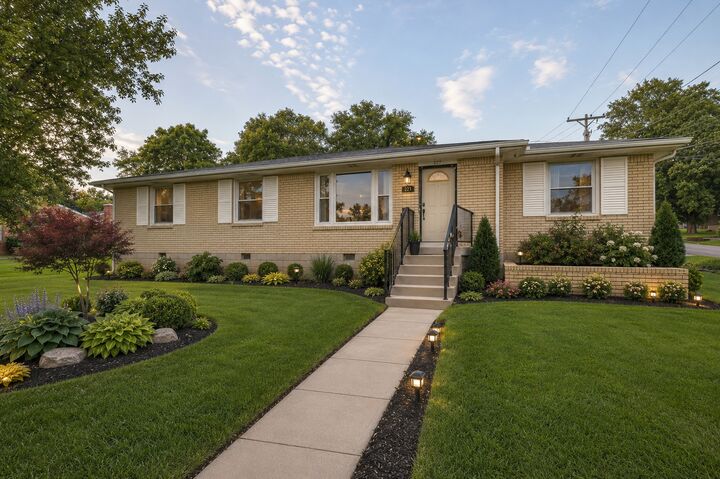 Property Photo:  227 Bonnaridge Dr  TN 37076 