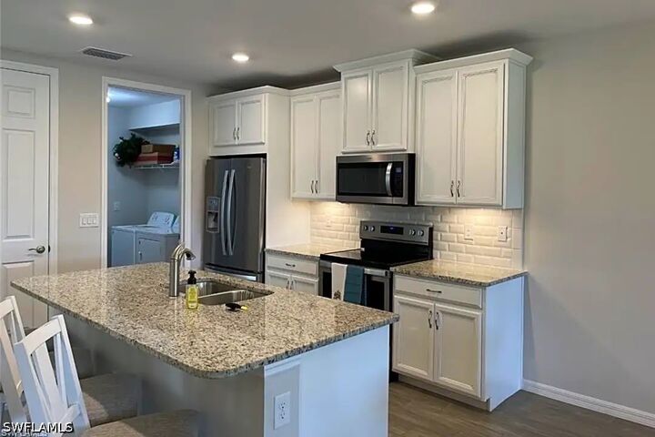 Property Photo:  14927 Edgewater Circle  FL 34114 