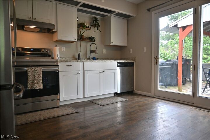 Property Photo: 1874 Plymouth Gageville Road OH 44004