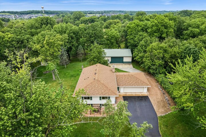 Property Photo: 7160 Creekwood Lane MN 55372
