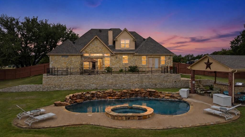 Property Photo: 1704 Texas Drive TX 76043