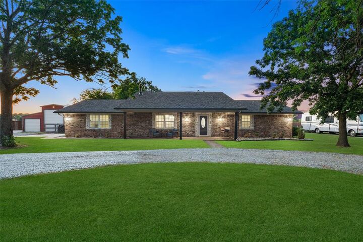 Property Photo: 336 Meadows Estate Street TX 75491