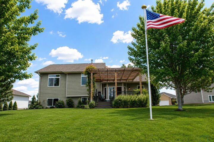 Property Photo: 680 Prairie Blvd SD 57049