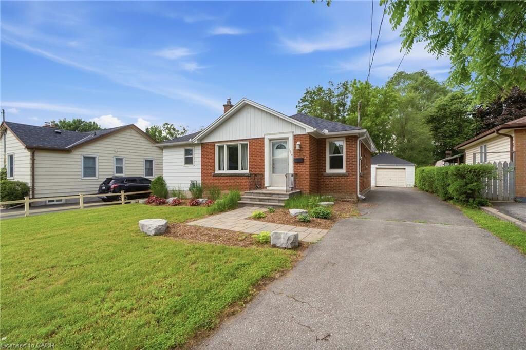Property Photo:  1076 Clearview Avenue  ON L7T 2J1 