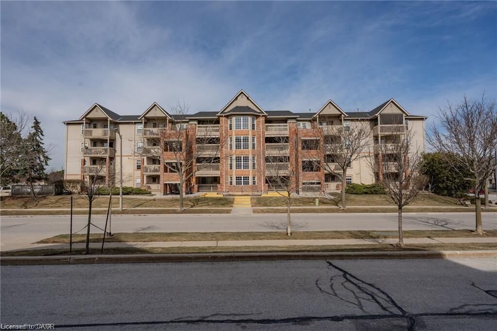 Property Photo:  4015 Kilmer Drive 406  ON L7M 4M4 