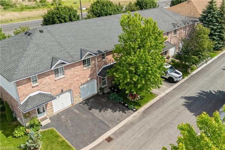 Property Photo:  39 Pinewoods Drive 35  ON L8J 3Z4 