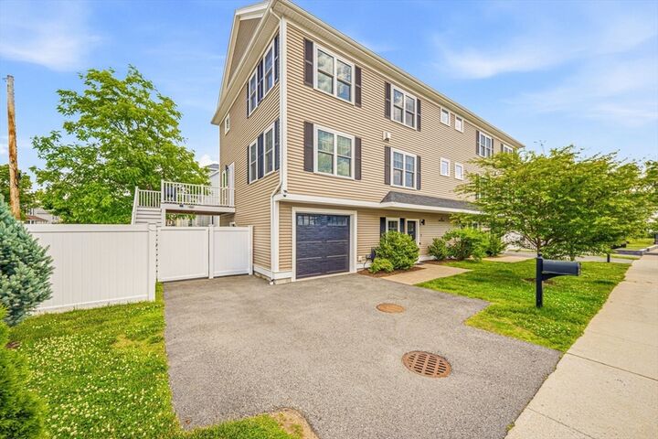Property Photo:  4 Boynton St 1  MA 02453 