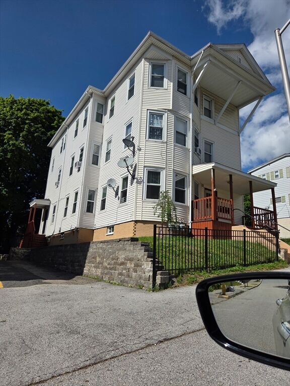 Property Photo: 14 Caroline St MA 01604