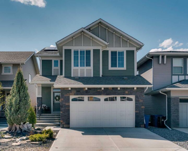 Property Photo: 203 Bayview Circle SW AB T4B 5A7