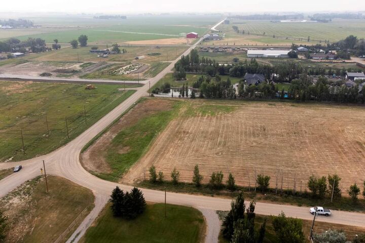 56-210044 Highway 512 — photo 1