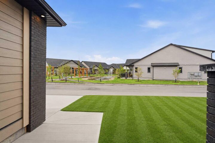 Property Photo: 15 Coopersfield Link 1500 AB T4B 5P5