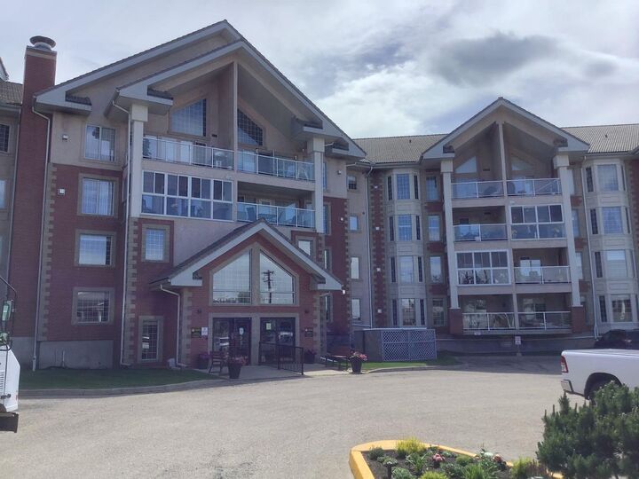 Property Photo: 4805 45 Street 225 AB T4N 7A9