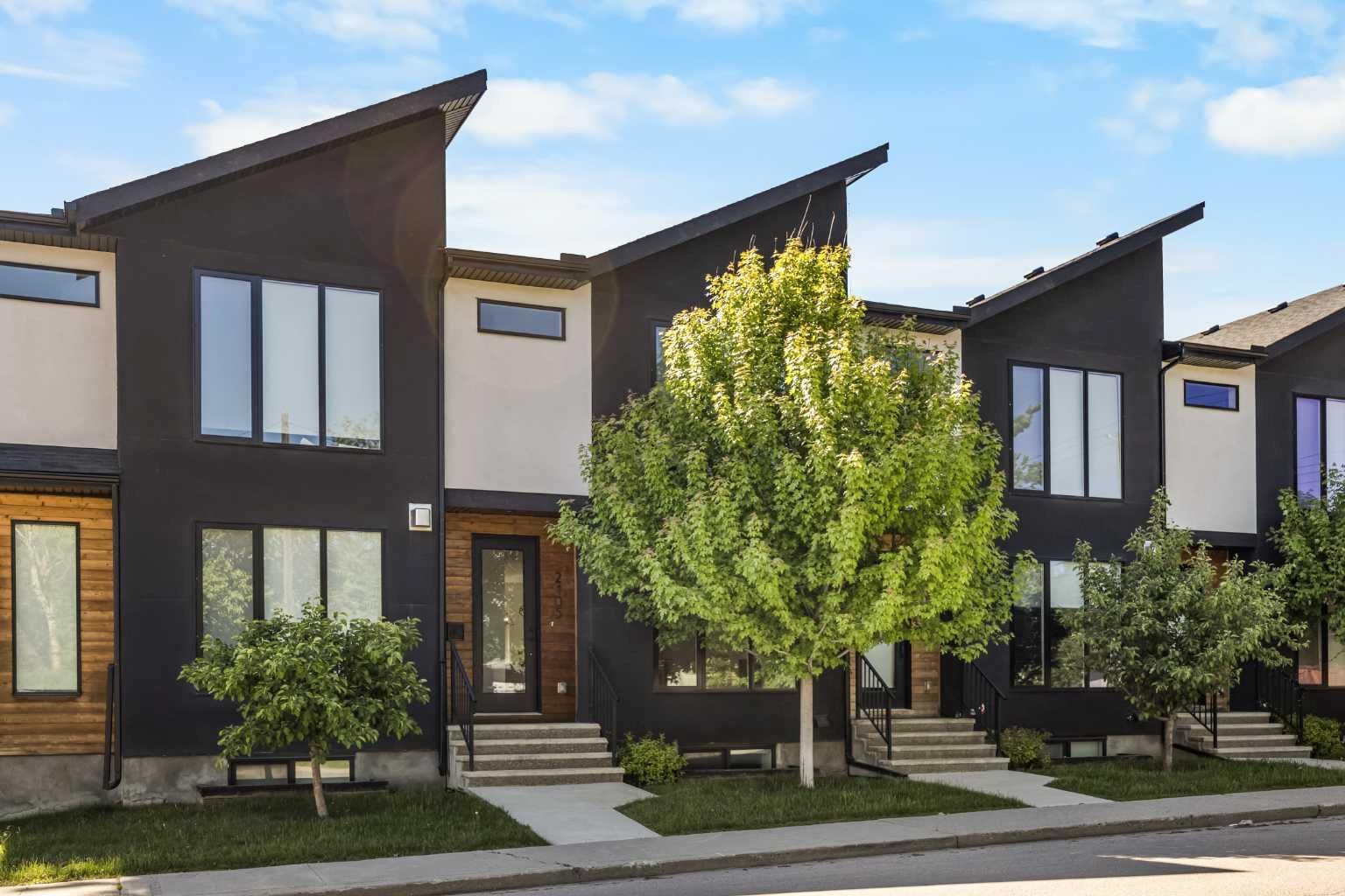 Property Photo:  2105 5 Street NW  AB T2M 5C2 