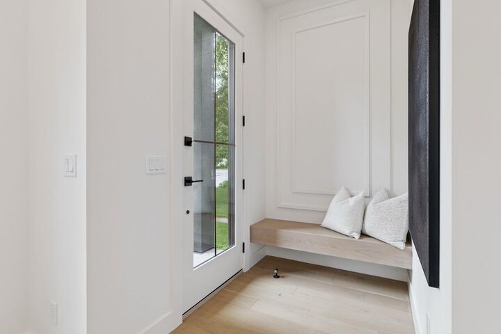 Property Photo: 532 51 Avenue SW AB T2V 0A3