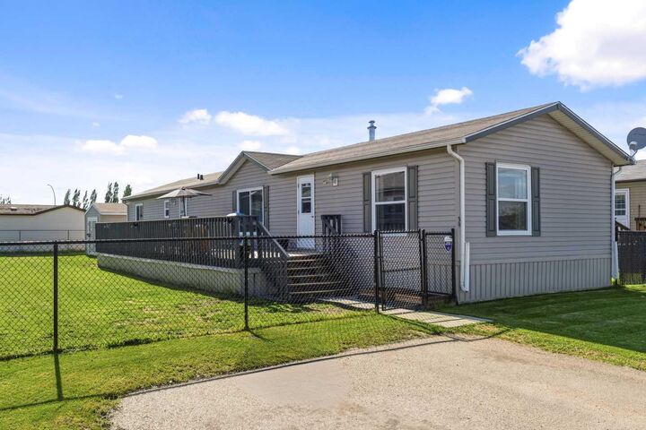 39 Keystone Crossing — photo 1