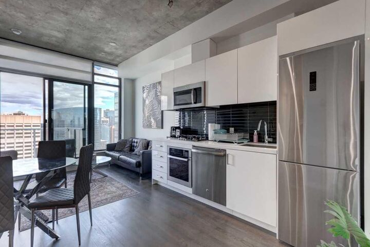 Property Photo: 1010 6 Street SW 3005 AB T2R 1B4
