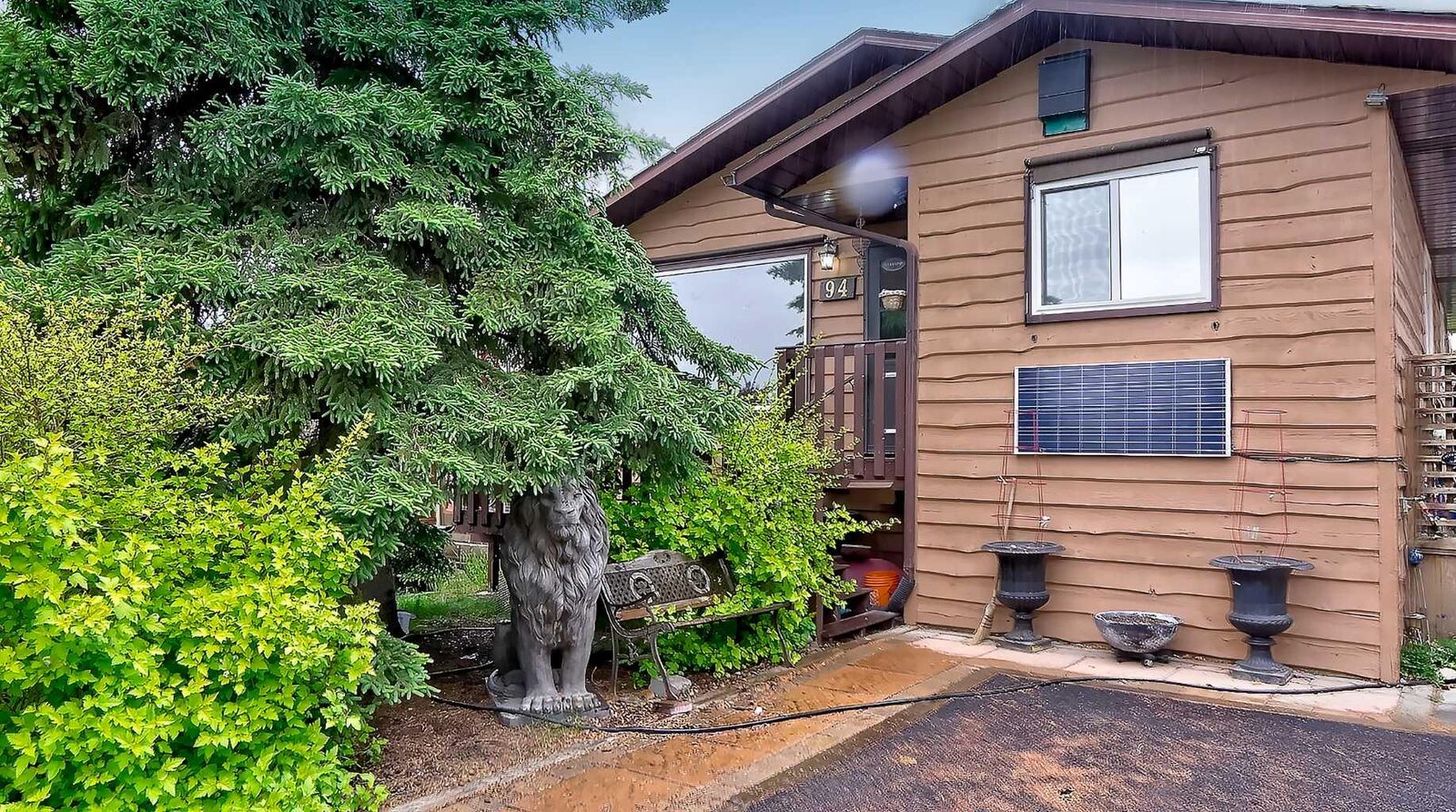 Property Photo:  94 Elk Hill SE  AB T4B 1Y6 