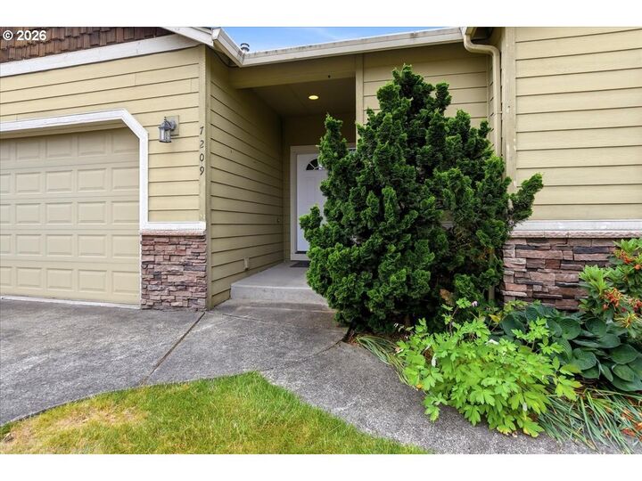 Property Photo: 7209 NE 65th St WA 98662