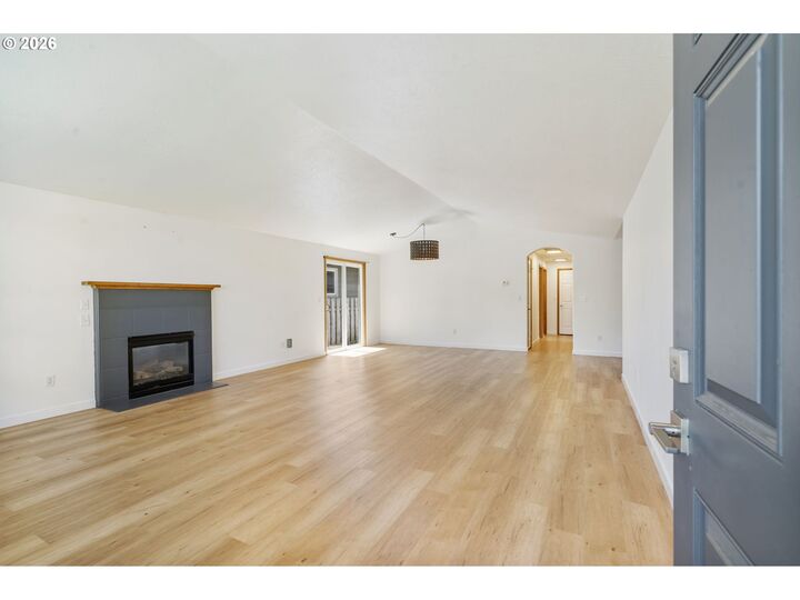 Property Photo: 6925 SE 65th Ave OR 97206