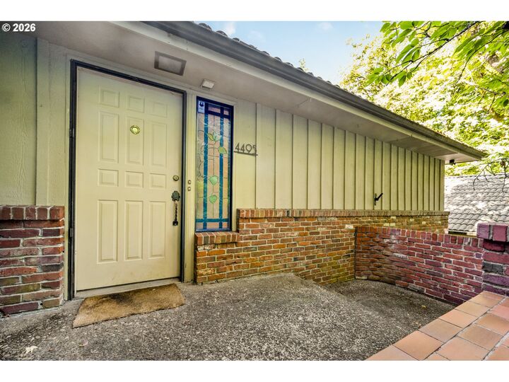 Property Photo: 4495 SE Aldercrest Rd OR 97222