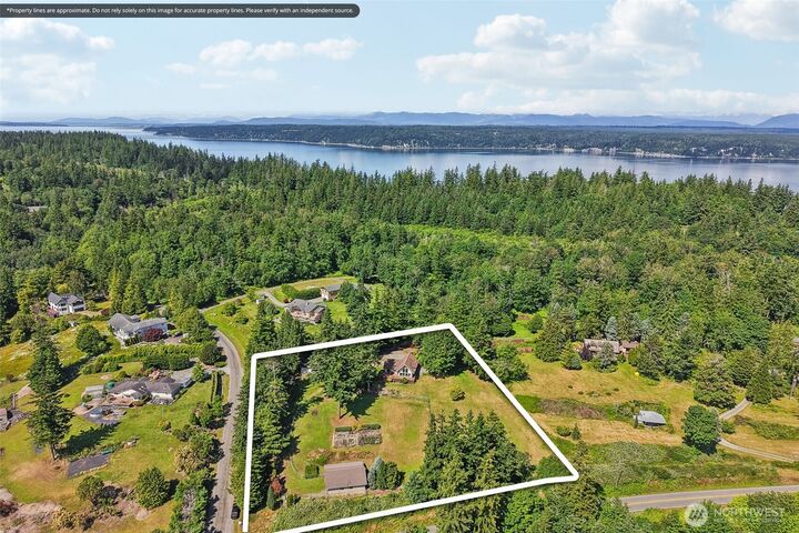 Property Photo: 4181 Eagle Ridge Drive WA 98282