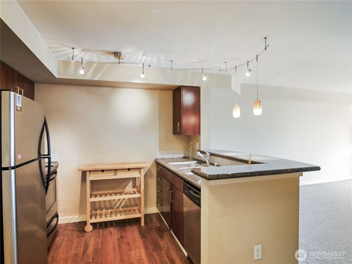 Property Photo:  108  5th Avenue S 504  WA 98105 