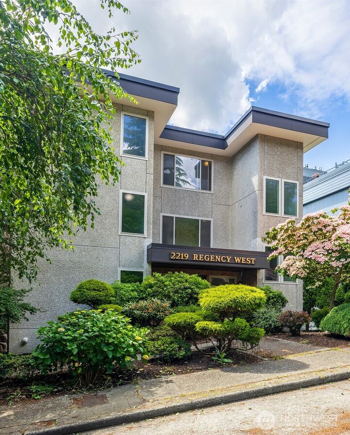 Property Photo: 2219 13th Avenue W 5 WA 98119