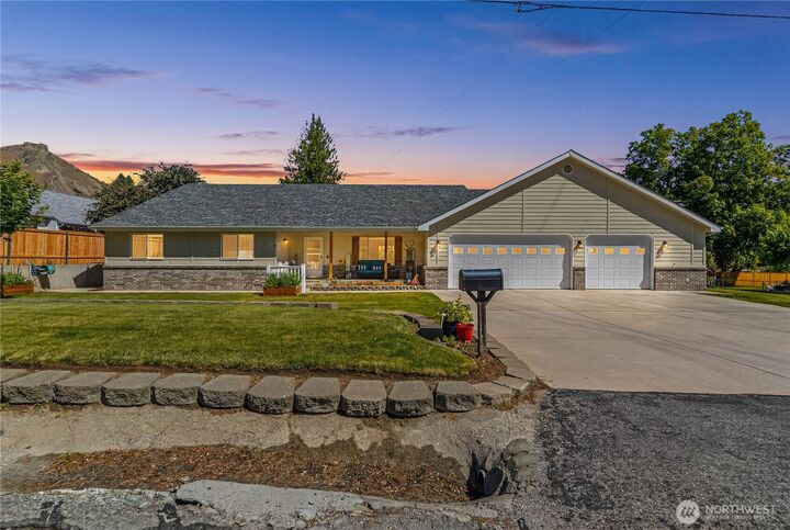 Property Photo: 1818 Number 2 Canyon Road WA 98801